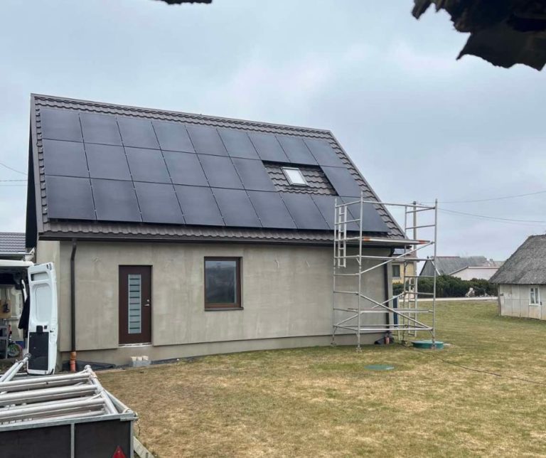10,24 kW saulės elektrinė Šiaulių rajone su Dyness akumuliatoriais